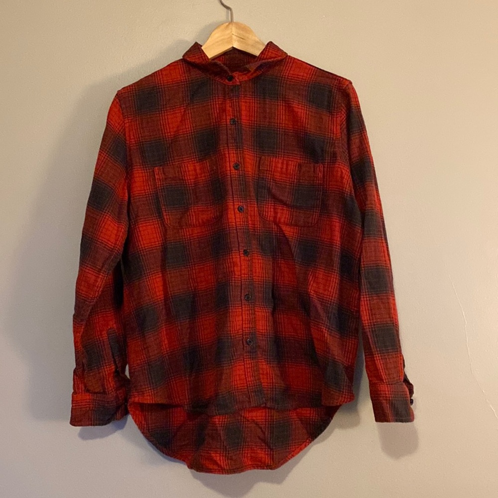 VGUC red plaid Universal Thread  long sleeve shirt size small